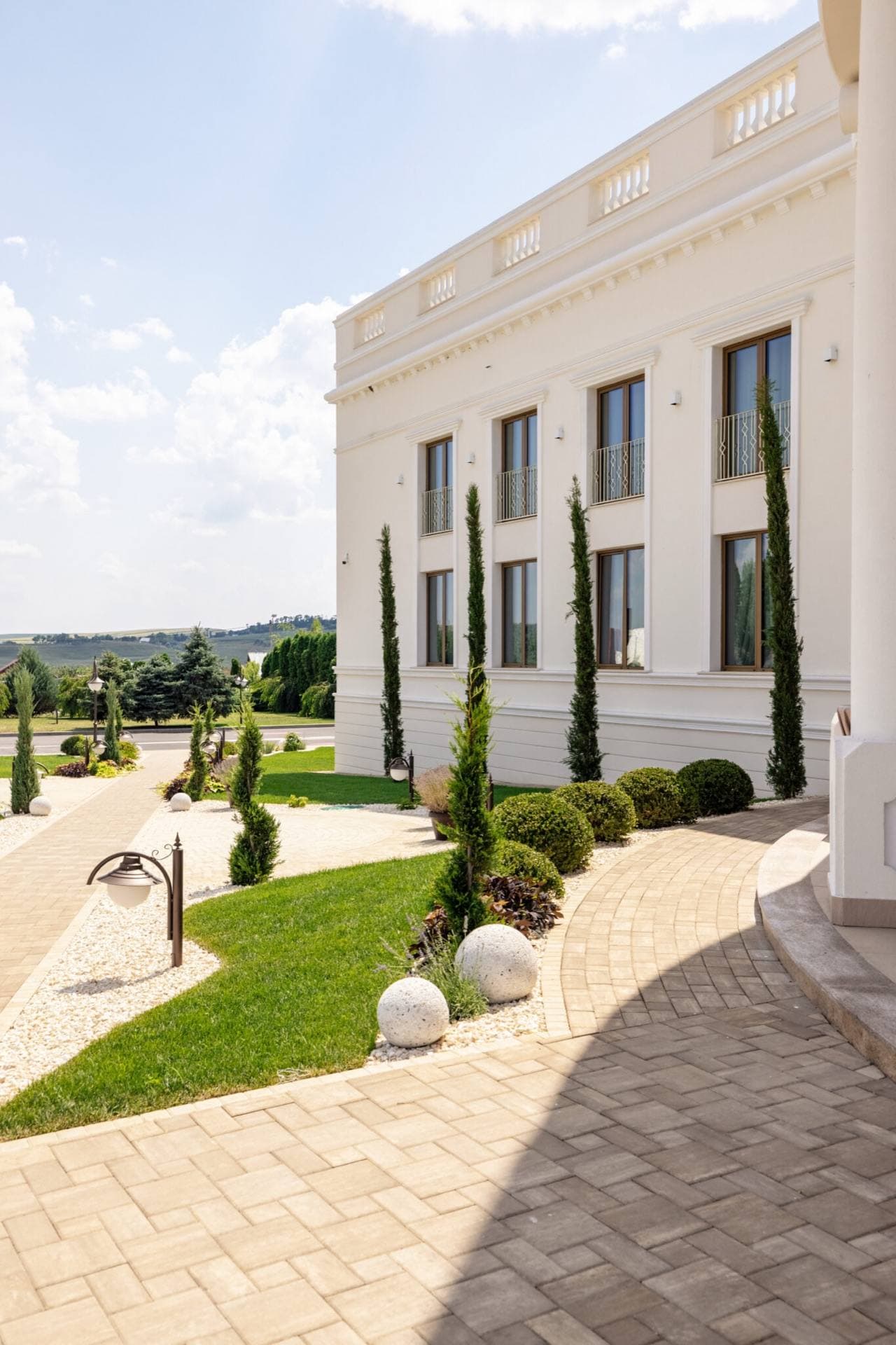Colonadele albe din domeniul Coroana
