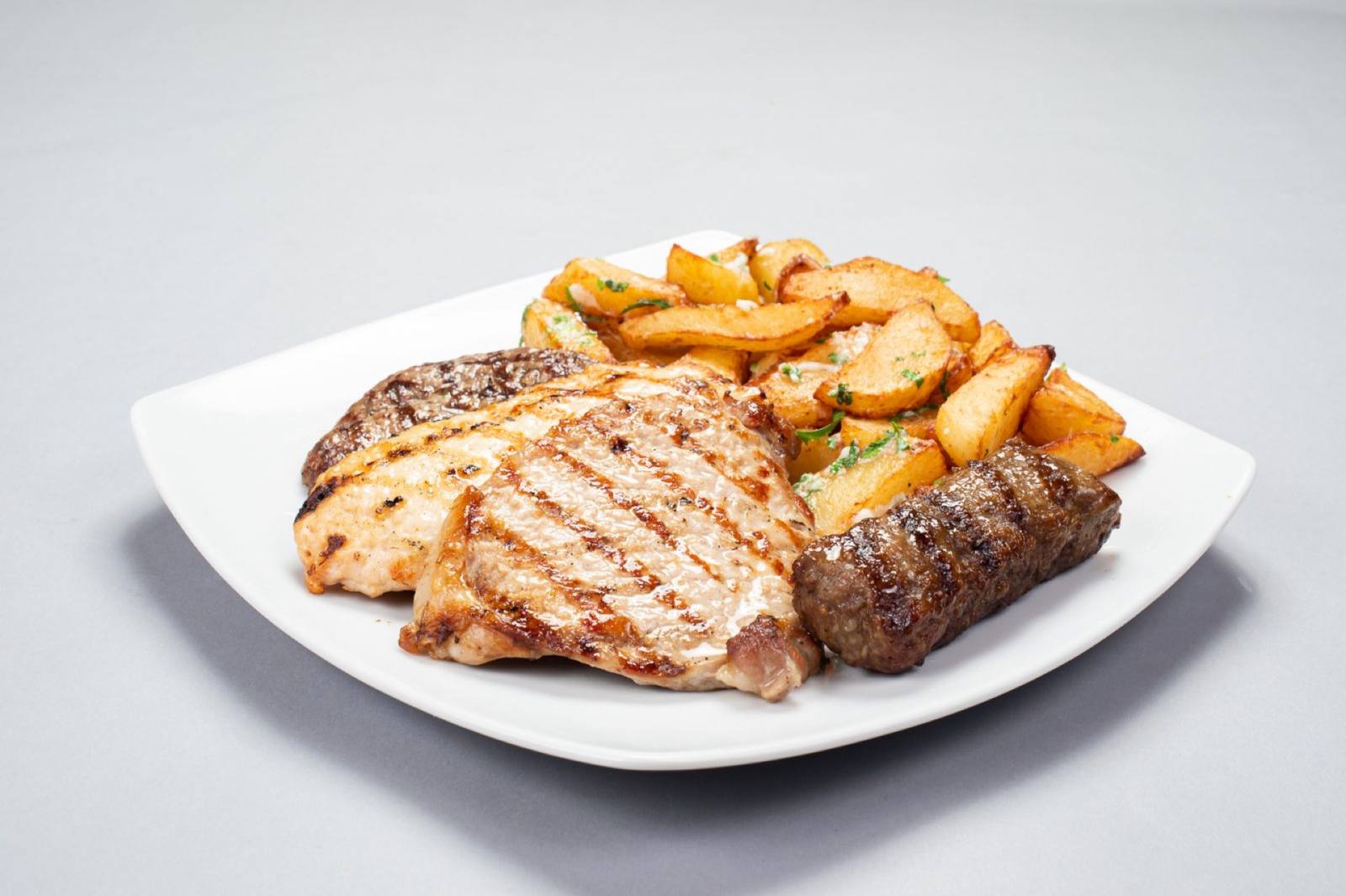 Mixed grill with sides